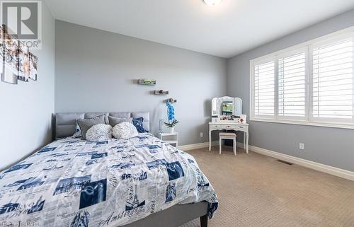 11 Alexander Boulevard, Haldimand, ON - Indoor Photo Showing Bedroom