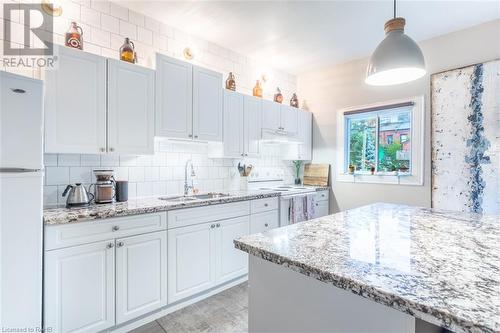 176 Wilson Street, Hamilton, ON - Indoor Photo Showing Kitchen With Upgraded Kitchen