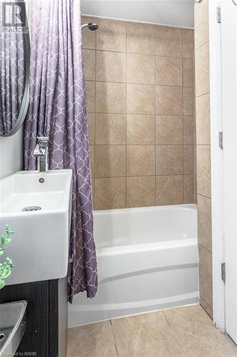 176 Wilson Street, Hamilton, ON - Indoor Photo Showing Bathroom