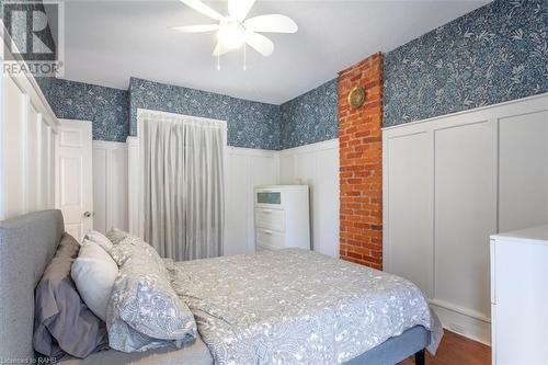 176 Wilson Street, Hamilton, ON - Indoor Photo Showing Bedroom