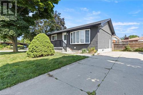 54 Coral Drive, Hamilton, ON - Outdoor