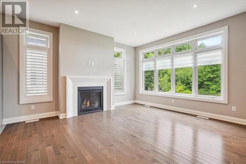 5622 Ironwood Street Unit# 1, Niagara Falls, ON - Indoor Photo Showing Living Room With Fireplace