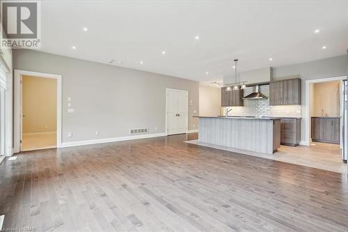 5622 Ironwood Street Unit# 1, Niagara Falls, ON - Indoor Photo Showing Kitchen