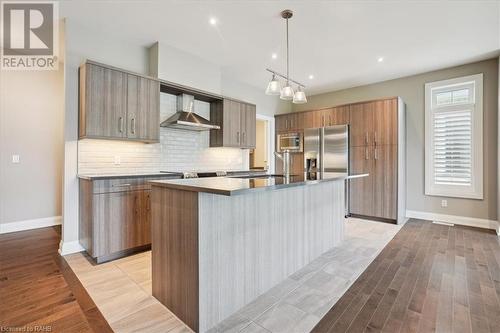 5622 Ironwood Street Unit# 1, Niagara Falls, ON - Indoor Photo Showing Kitchen With Upgraded Kitchen