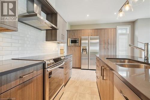 5622 Ironwood Street Unit# 1, Niagara Falls, ON - Indoor Photo Showing Kitchen With Double Sink With Upgraded Kitchen