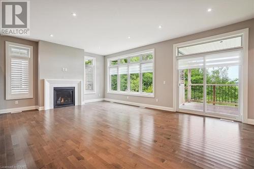 5622 Ironwood Street Unit# 1, Niagara Falls, ON - Indoor Photo Showing Living Room With Fireplace