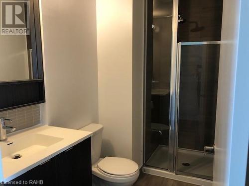 3-pce bathroom - 2560 Eglinton Avenue W Unit# 904, Mississauga, ON - Indoor Photo Showing Bathroom