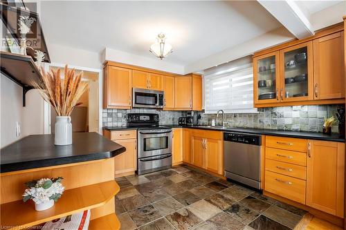 2479 Exeter Crescent, Burlington, ON - Indoor Photo Showing Kitchen