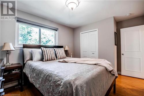 2479 Exeter Crescent, Burlington, ON - Indoor Photo Showing Bedroom