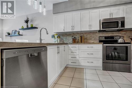 6 1/2 Kopperfield Lane, Hamilton, ON - Indoor Photo Showing Kitchen