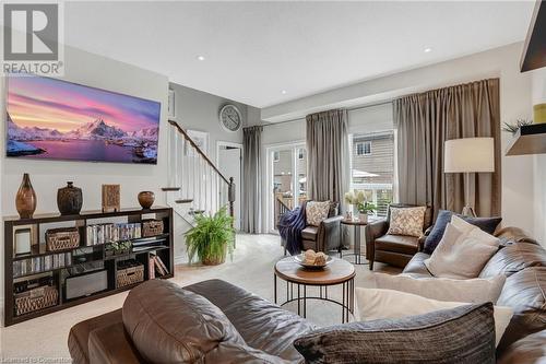 6 1/2 Kopperfield Lane, Hamilton, ON - Indoor Photo Showing Living Room