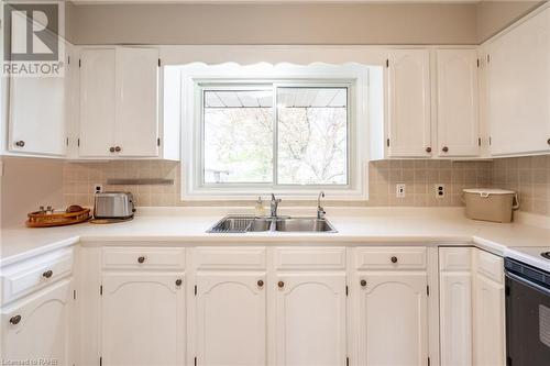 488 Townline Road, Niagara-On-The-Lake, ON - Indoor Photo Showing Kitchen With Double Sink