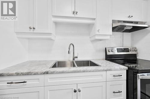 9 Grant Boulevard Unit# 107, Dundas, ON - Indoor Photo Showing Kitchen With Double Sink With Upgraded Kitchen