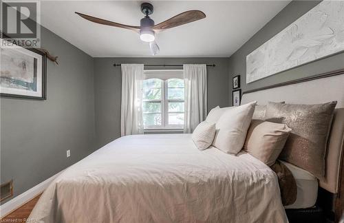 31 Academy Street, Ancaster, ON - Indoor Photo Showing Bedroom