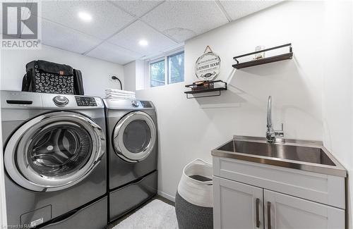 31 Academy Street, Ancaster, ON - Indoor Photo Showing Laundry Room