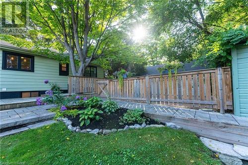 31 Academy Street, Ancaster, ON - Outdoor