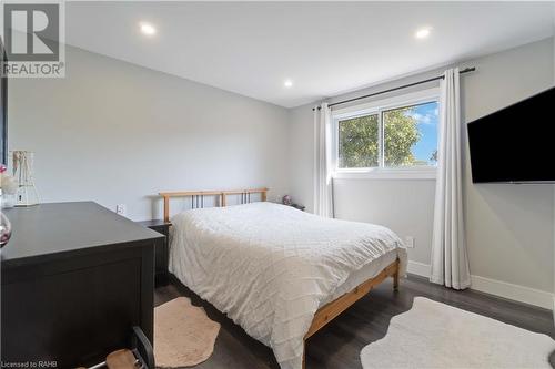 51 Camelot Drive, Hamilton, ON - Indoor Photo Showing Bedroom