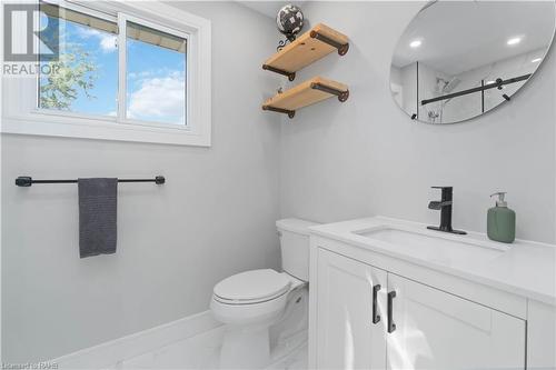 51 Camelot Drive, Hamilton, ON - Indoor Photo Showing Bathroom