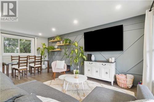 51 Camelot Drive, Hamilton, ON - Indoor Photo Showing Living Room