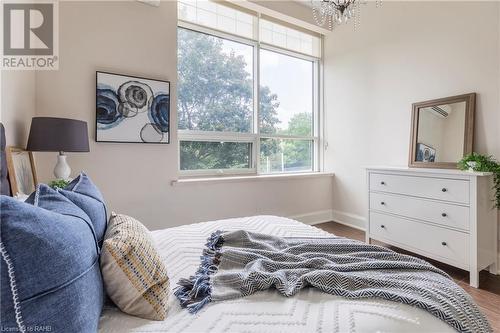 397 King Street W Unit# 207, Dundas, ON - Indoor Photo Showing Bedroom