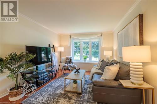 1310 Ester Drive, Burlington, ON - Indoor Photo Showing Living Room