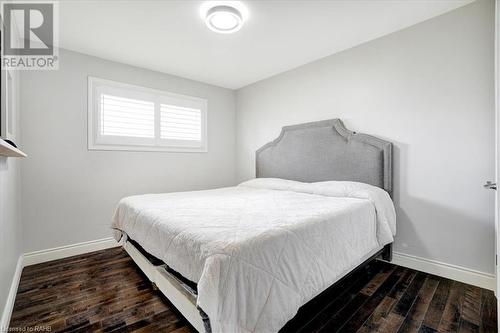 112 Sunrise Drive, Hamilton, ON - Indoor Photo Showing Bedroom