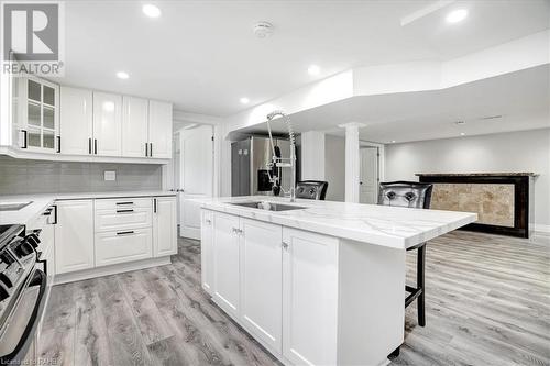 112 Sunrise Drive, Hamilton, ON - Indoor Photo Showing Kitchen