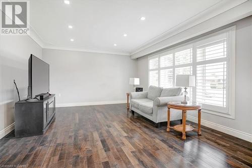 112 Sunrise Drive, Hamilton, ON - Indoor Photo Showing Living Room