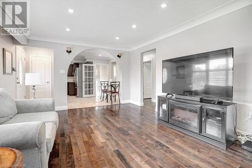 112 Sunrise Drive, Hamilton, ON - Indoor Photo Showing Living Room