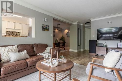 174 Herkimer Street Unit# 304, Hamilton, ON - Indoor Photo Showing Living Room