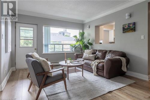 174 Herkimer Street Unit# 304, Hamilton, ON - Indoor Photo Showing Living Room