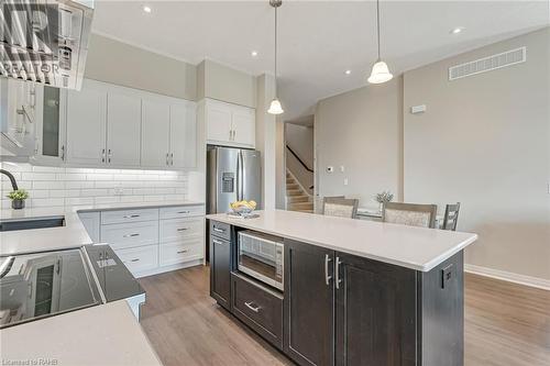 25 Isherwood Avenue Unit# J138, Cambridge, ON - Indoor Photo Showing Kitchen With Upgraded Kitchen