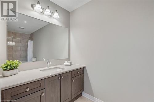 25 Isherwood Avenue Unit# J138, Cambridge, ON - Indoor Photo Showing Bathroom