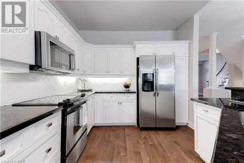 2264 Turnberry Road, Burlington, ON - Indoor Photo Showing Kitchen With Upgraded Kitchen