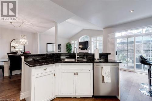 2264 Turnberry Road, Burlington, ON - Indoor Photo Showing Kitchen