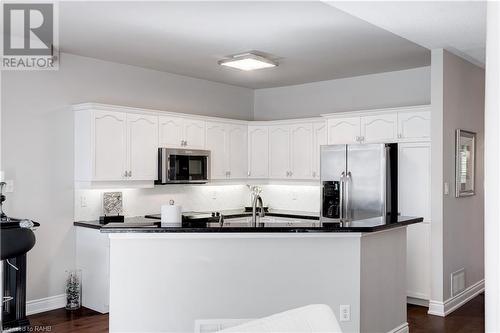 2264 Turnberry Road, Burlington, ON - Indoor Photo Showing Kitchen