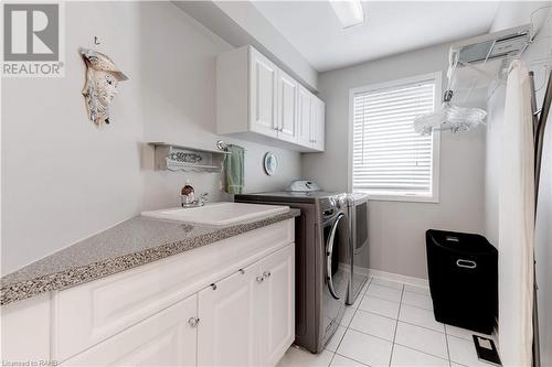 2264 Turnberry Road, Burlington, ON - Indoor Photo Showing Laundry Room