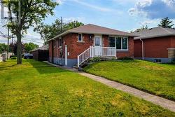 44 WELBOURN Drive  Hamilton, ON L9A 3N3