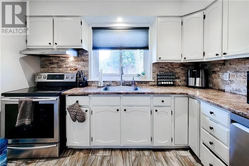 Kitchen - 44 Welbourn Drive, Hamilton, ON - Indoor Photo Showing Kitchen