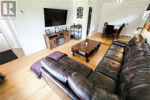 Livingroom - 44 Welbourn Drive, Hamilton, ON - Indoor Photo Showing Living Room