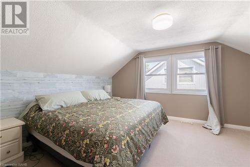 325 Simpson Avenue, Welland, ON - Indoor Photo Showing Bedroom