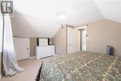 325 Simpson Avenue, Welland, ON - Indoor Photo Showing Bedroom