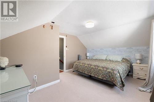 325 Simpson Avenue, Welland, ON - Indoor Photo Showing Bedroom