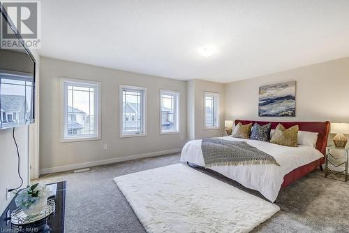 81 Hawick Crescent, Caledonia, ON - Indoor Photo Showing Bedroom