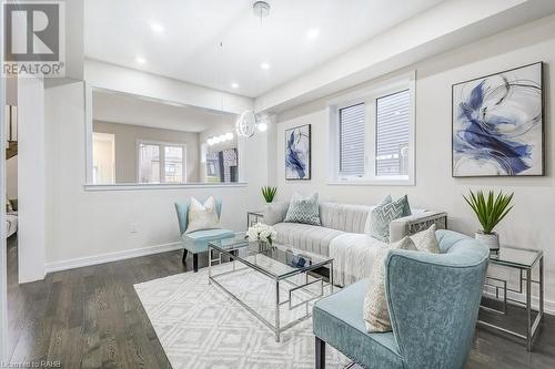 81 Hawick Crescent, Caledonia, ON - Indoor Photo Showing Living Room