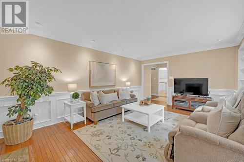 2262 Bonnylyn Court, Oakville, ON - Indoor Photo Showing Living Room