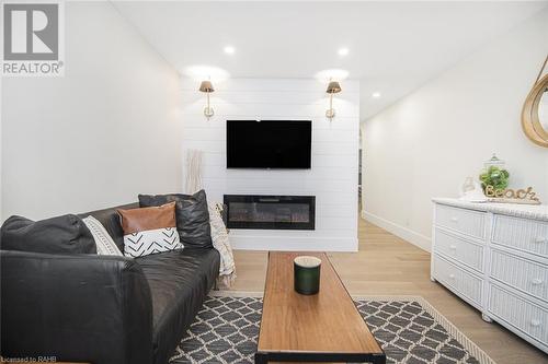 385 Westwood Avenue, Crystal Beach, ON - Indoor Photo Showing Living Room With Fireplace