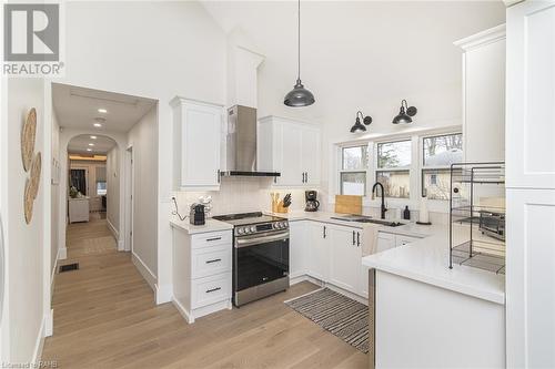 385 Westwood Avenue, Crystal Beach, ON - Indoor Photo Showing Kitchen