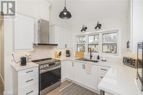 385 Westwood Avenue, Crystal Beach, ON - Indoor Photo Showing Kitchen