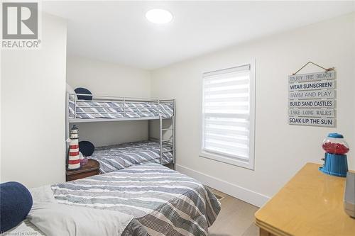 385 Westwood Avenue, Crystal Beach, ON - Indoor Photo Showing Bedroom